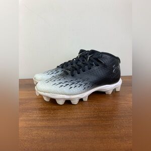 UNDER ARMOUR Kids 3.5 Youth Size Black And White 3027 320-001 Pre Owned Shoes